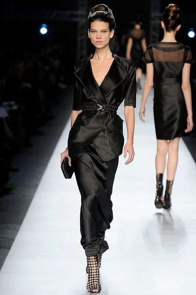Look 32